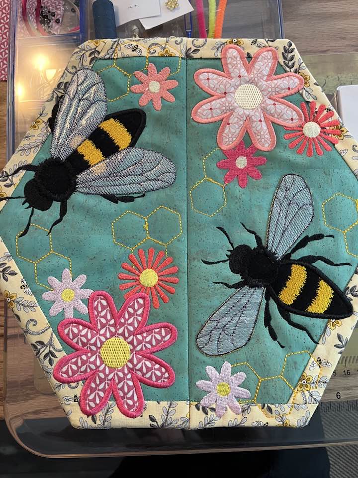 Honeybee Placemat & Coaster Set In the hoop machine embroidery designs